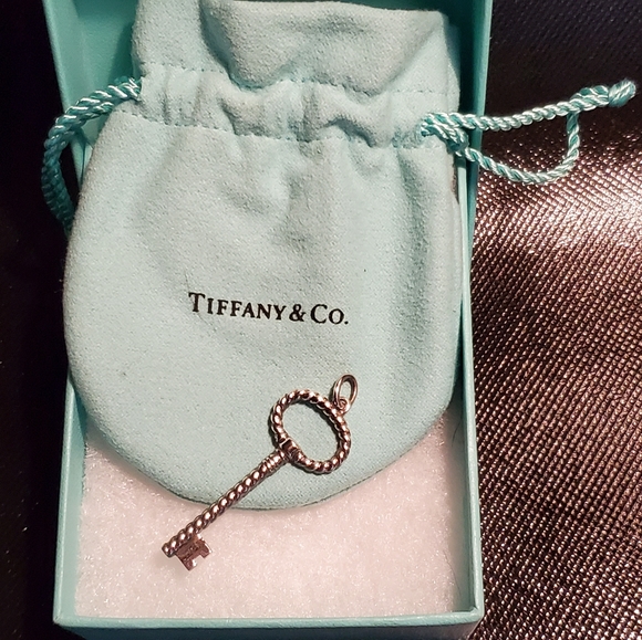 Tiffany & Co. Twisted Key Charm New in Box - Picture 4 of 4